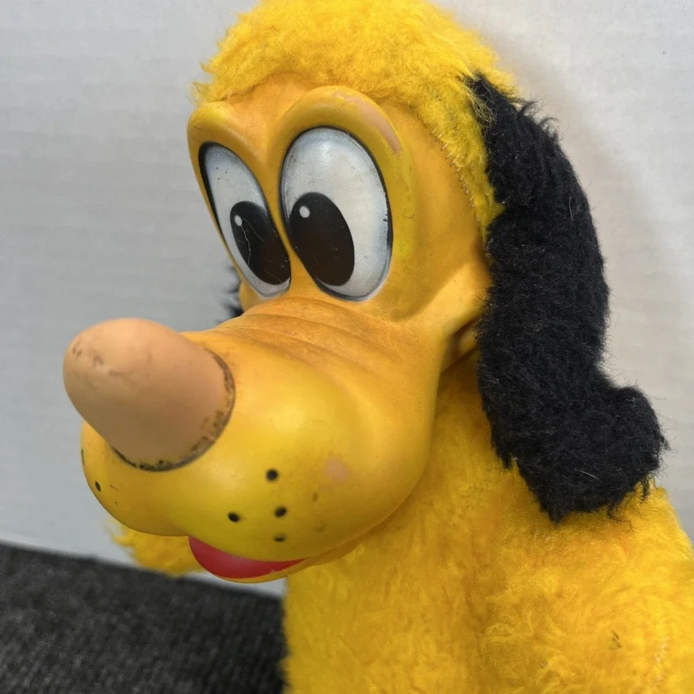 VINTAGE‎ RUBBER FACE PLUSH DOG PLUTO WALT DISNEY LAND TOY W NUTSHELLS 9